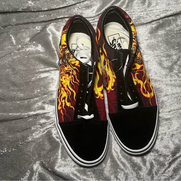 NWT Old Skool Vans Samurai Rising M 9/W 10.5 Black/True White VN0A3WKT44I Skull - Picture 3 of 7